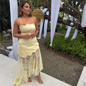 Elegant Butter Cream Strapless Lace Dress